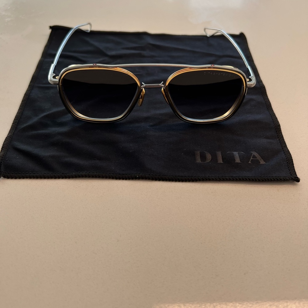 Dita System One
